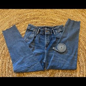 Hollister Women’s 13R Ultra High-Rise Mom jeans vintage stretch